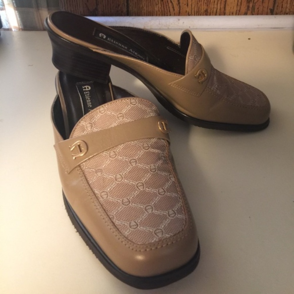 Etienne Aigner super cute slides. Sz 7M. Like New!